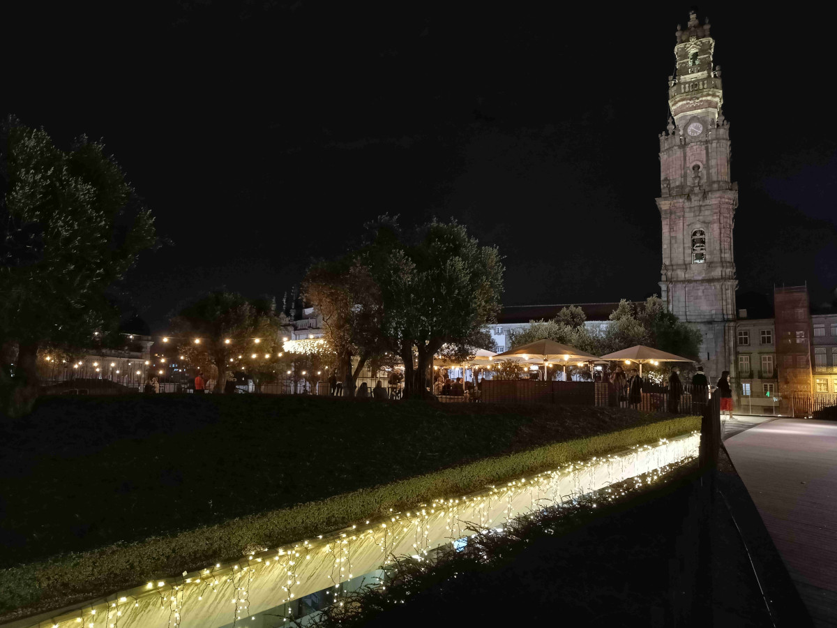 Square near Clérigos Tower